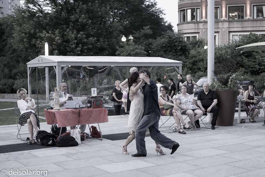 ILCE-6000  --  E 20mm F2.8 -- 1/160 sec at f / 3.2 -- ISO 1600 -- 0 EV -- 