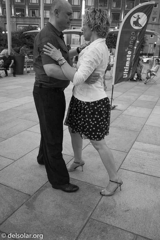 ILCE-6000  --  E 20mm F2.8 -- 1/320 sec at f / 3.2 -- ISO 1600 -- 0 EV -- 