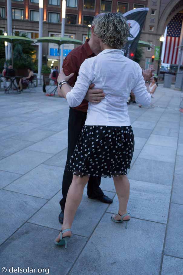 ILCE-6000  --  E 20mm F2.8 -- 1/320 sec at f / 3.2 -- ISO 1600 -- 0 EV -- 