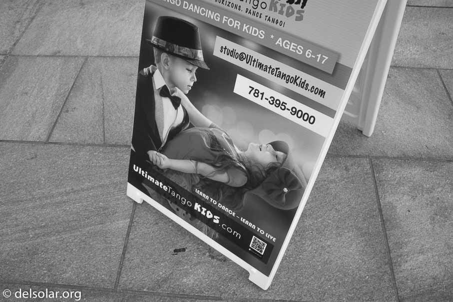 ILCE-6000  --  E 20mm F2.8 -- 1/250 sec at f / 5.6 -- ISO 400 -- 0 EV -- 