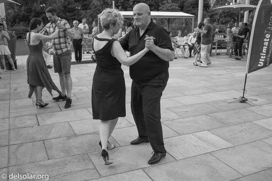 ILCE-6000  --  E 20mm F2.8 -- 1/400 sec at f / 3.2 -- ISO 800 -- 0 EV -- 