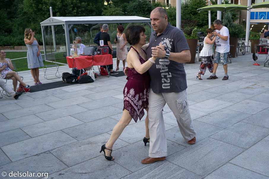 ILCE-6000  --  E 20mm F2.8 -- 1/400 sec at f / 3.2 -- ISO 800 -- 0 EV -- 