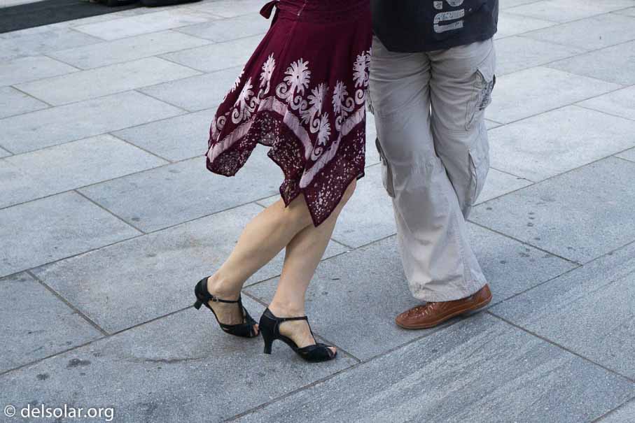 ILCE-6000  --  E 20mm F2.8 -- 1/400 sec at f / 3.2 -- ISO 800 -- 0 EV -- 