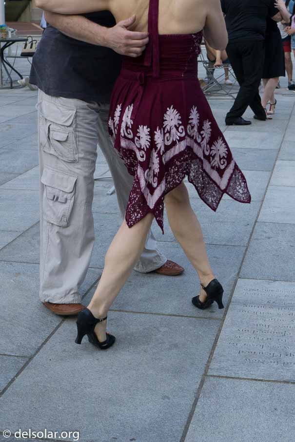 ILCE-6000  --  E 20mm F2.8 -- 1/400 sec at f / 3.2 -- ISO 800 -- 0 EV -- 