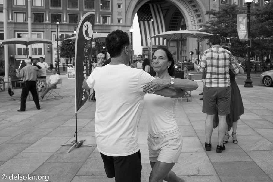 ILCE-6000  --  E 20mm F2.8 -- 1/400 sec at f / 3.2 -- ISO 800 -- 0 EV -- 