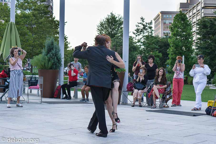 ILCE-6000  --  E 35mm F1.8 OSS -- 1/640 sec at f / 3.5 -- ISO 640 -- 0 EV -- 