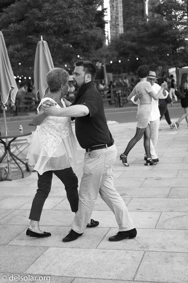 ILCE-6000  --  E 35mm F1.8 OSS -- 1/1250 sec at f / 2.0 -- ISO 640 -- 0 EV -- 