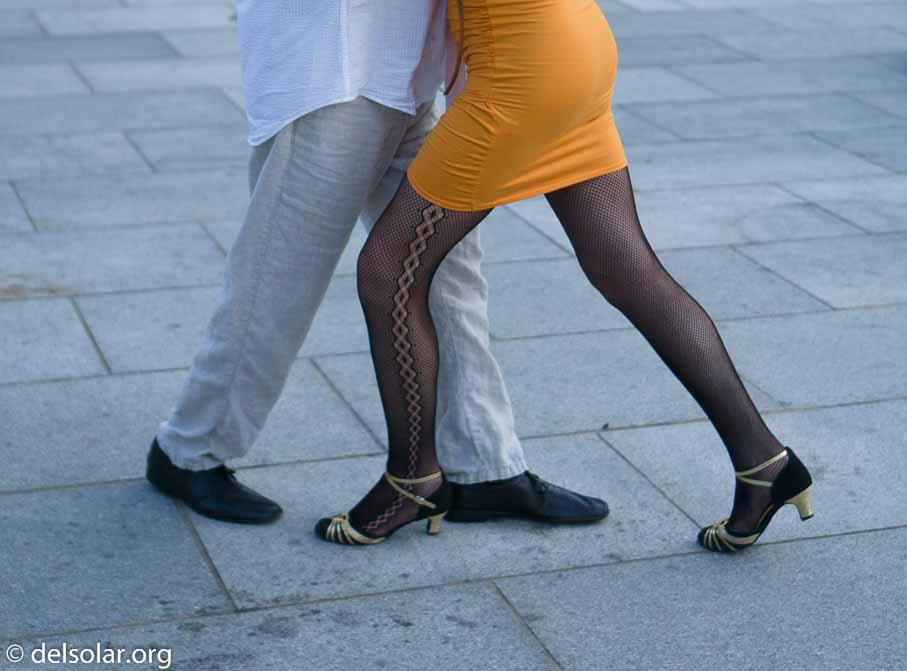 ILCE-6000  --  E 35mm F1.8 OSS -- 1/1000 sec at f / 2.0 -- ISO 640 -- 0 EV -- 