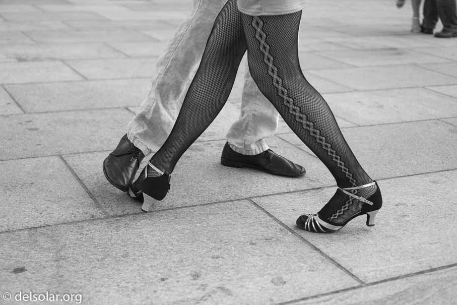 ILCE-6000  --  E 35mm F1.8 OSS -- 1/1000 sec at f / 2.0 -- ISO 640 -- 0 EV -- 