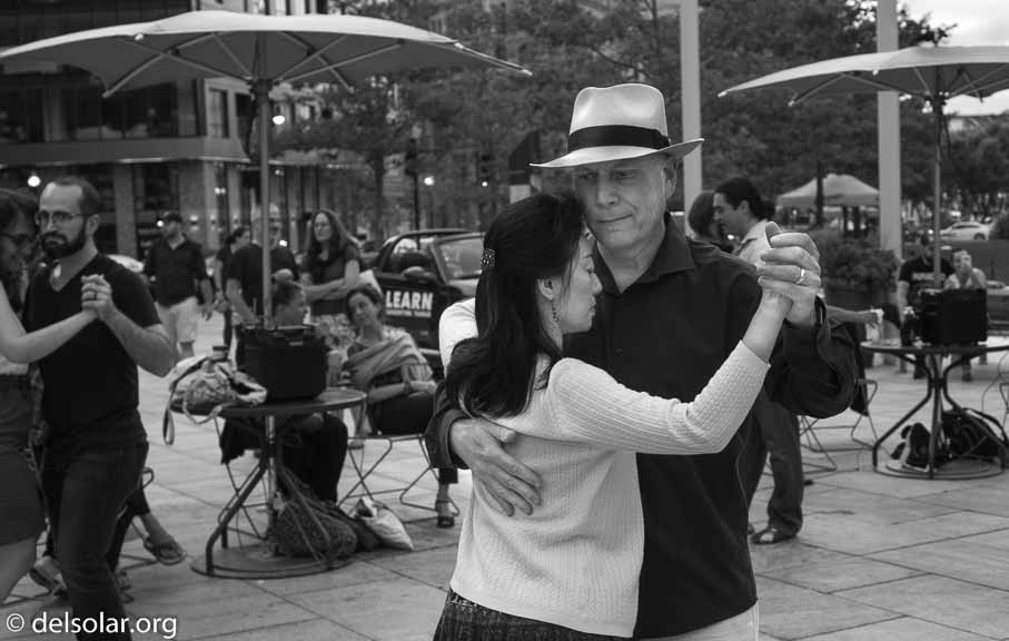 ILCE-6000  --  E 35mm F1.8 OSS -- 1/200 sec at f / 5.0 -- ISO 500 -- 0 EV -- 