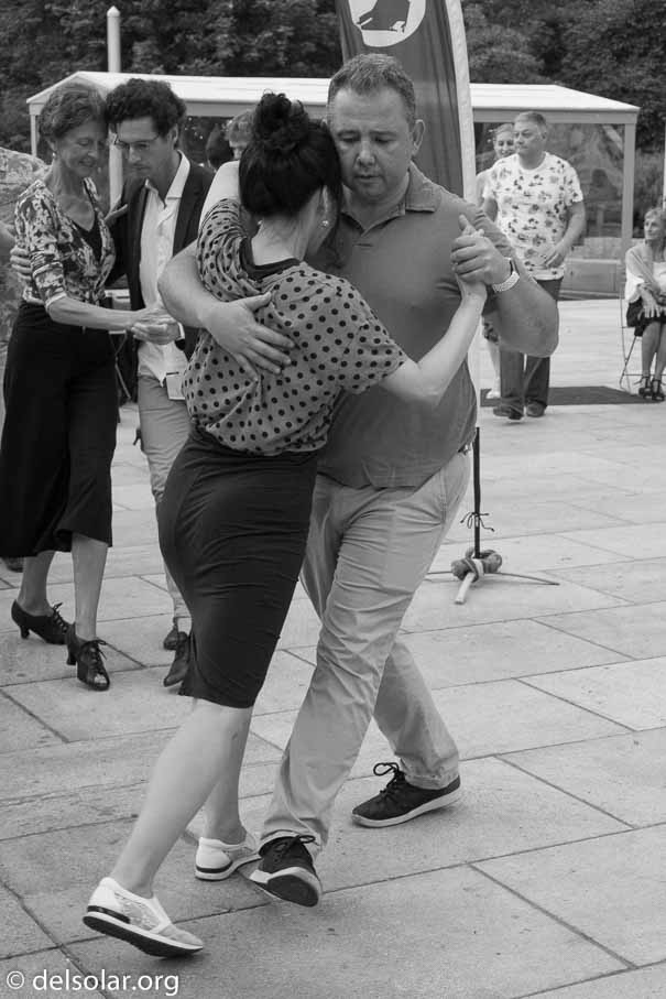 ILCE-6000  --  E 35mm F1.8 OSS -- 1/200 sec at f / 5.0 -- ISO 500 -- 0 EV -- 