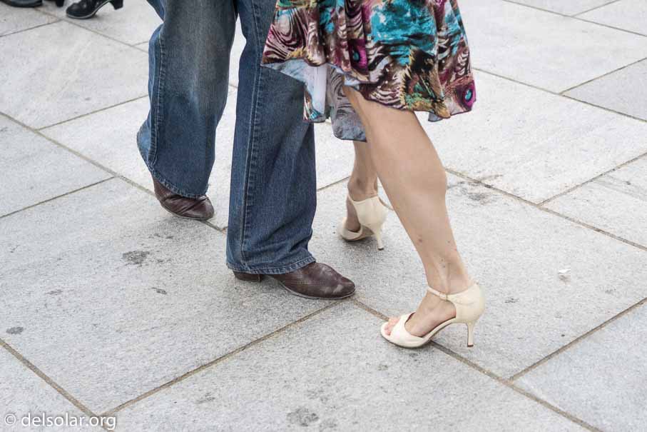 ILCE-6000  --  E 35mm F1.8 OSS -- 1/200 sec at f / 3.2 -- ISO 500 -- 0 EV -- 