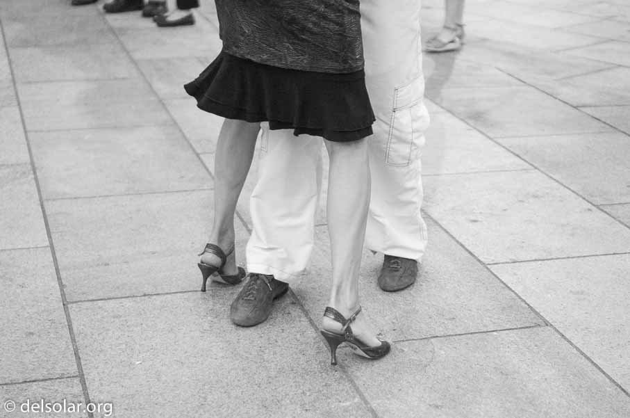 ILCE-6000  --  E 35mm F1.8 OSS -- 1/320 sec at f / 1.8 -- ISO 2500 -- 0 EV -- 