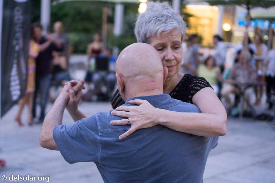 ILCE-6000  --  E 35mm F1.8 OSS -- 1/320 sec at f / 1.8 -- ISO 2500 -- 0 EV -- 