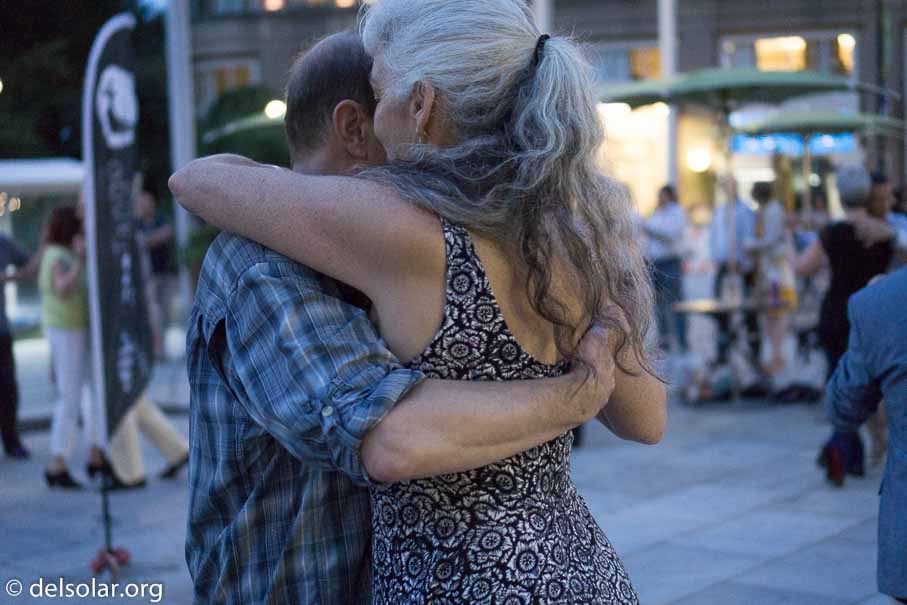 ILCE-6000  --  E 35mm F1.8 OSS -- 1/320 sec at f / 1.8 -- ISO 2500 -- 0 EV -- 