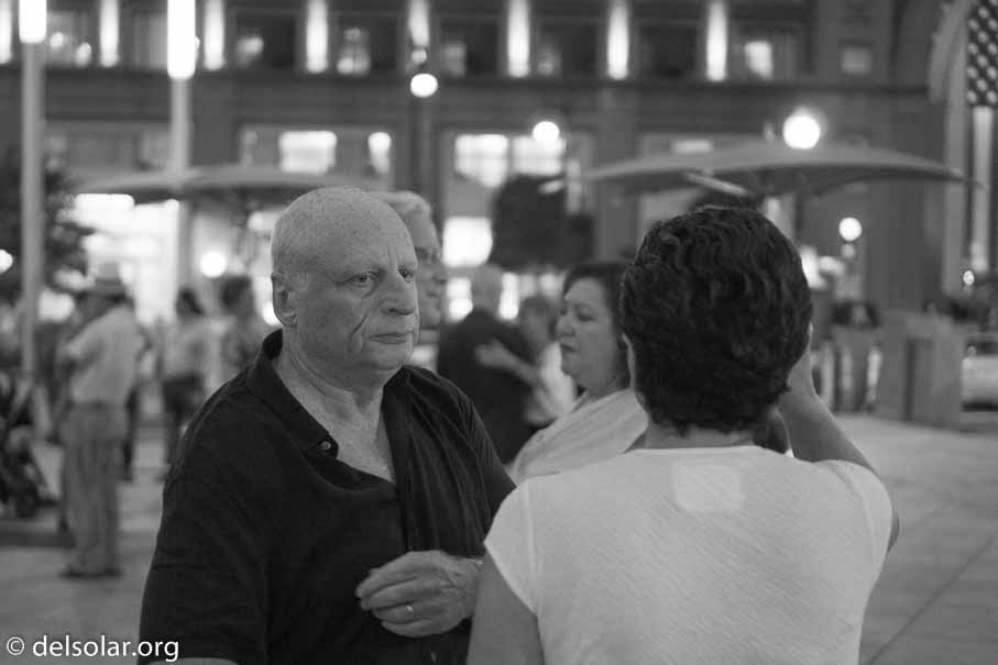 ILCE-6000  --  E 35mm F1.8 OSS -- 1/200 sec at f / 1.8 -- ISO 2500 -- 0 EV -- 