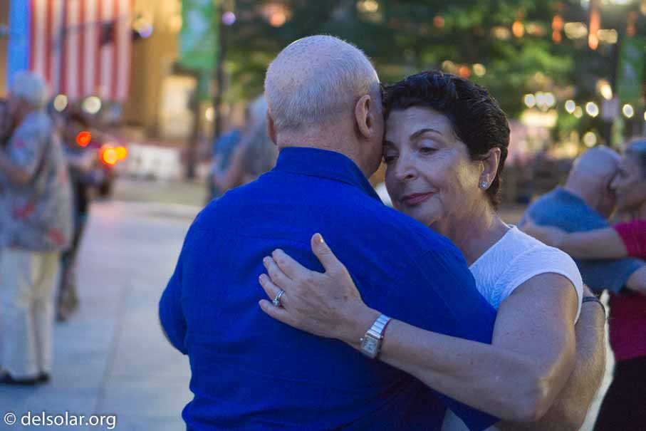 ILCE-6000  --  E 35mm F1.8 OSS -- 1/200 sec at f / 1.8 -- ISO 2500 -- 0 EV -- 