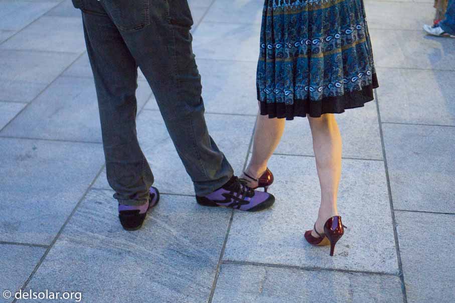 ILCE-6000  --  E 35mm F1.8 OSS -- 1/200 sec at f / 1.8 -- ISO 2500 -- 0 EV -- 