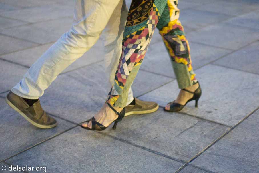 ILCE-6000  --  E 35mm F1.8 OSS -- 1/125 sec at f / 1.8 -- ISO 2500 -- 0 EV -- 