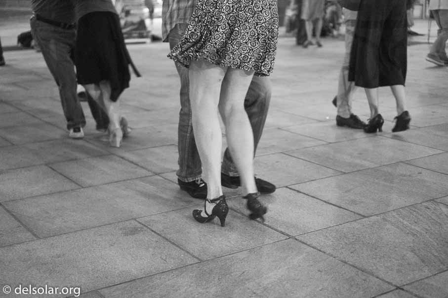 ILCE-6000  --  E 35mm F1.8 OSS -- 1/125 sec at f / 1.8 -- ISO 2500 -- 0 EV -- 