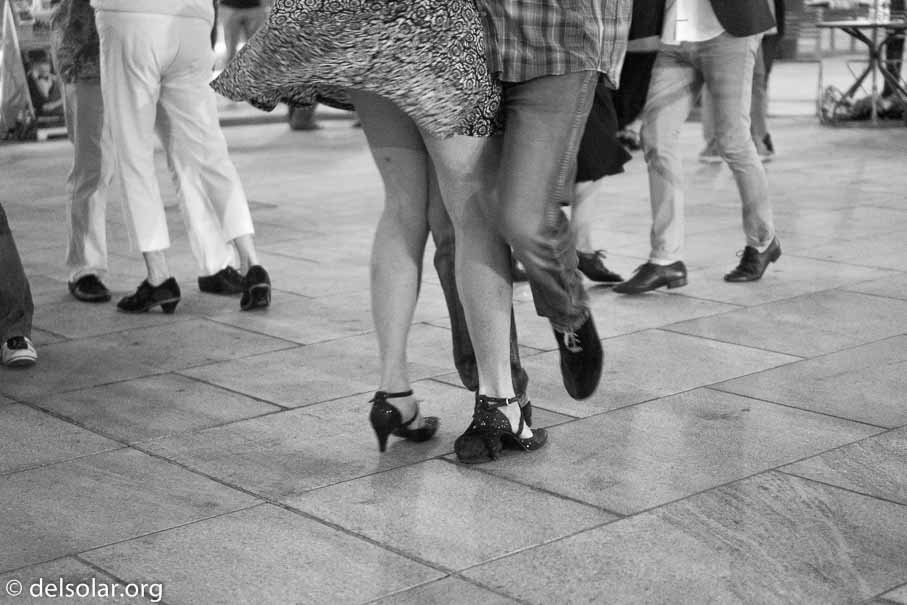 ILCE-6000  --  E 35mm F1.8 OSS -- 1/125 sec at f / 1.8 -- ISO 2500 -- 0 EV -- 