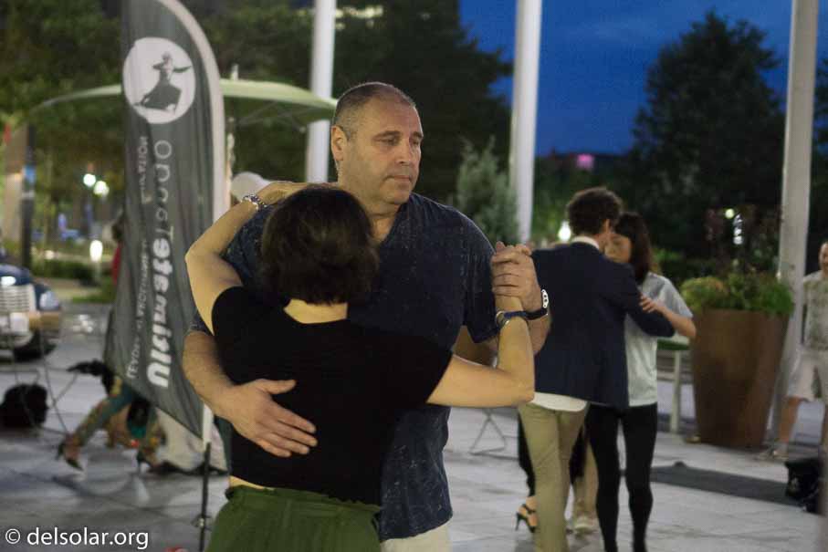 ILCE-6000  --  E 35mm F1.8 OSS -- 1/80 sec at f / 1.8 -- ISO 3200 -- 0 EV -- 