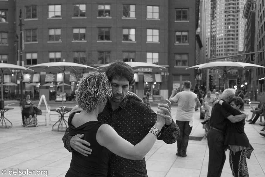 ILCE-6000  --  E 20mm F2.8 -- 1/320 sec at f / 3.2 -- ISO 800 -- 0 EV -- 