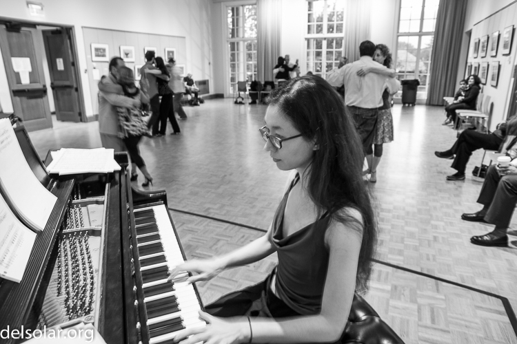 Canon EOS 5D Mark II  --  24 mm  --  EF24mm f/2.8  