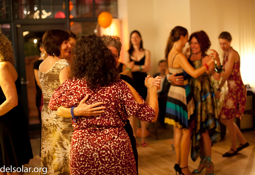 Canon EOS 5D Mark II - EF50mm f/1.4 USM