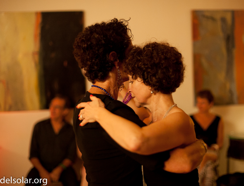 Canon EOS 5D Mark II - EF50mm f/1.4 USM