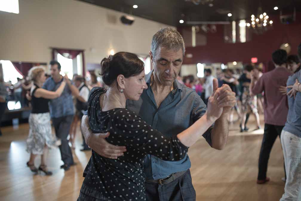 Canon EOS 5D Mark III  --  35mm -- 1/250 sec at f / 1.6 -- ISO 2500 -- 0 EV -- 