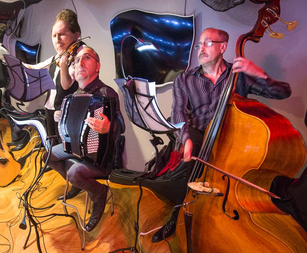 Canon EOS 5D Mark III  --  EF16-35mm f/4L IS USM -- 1/20 sec at f / 4.0 -- ISO 6400 -- 0 EV -- 