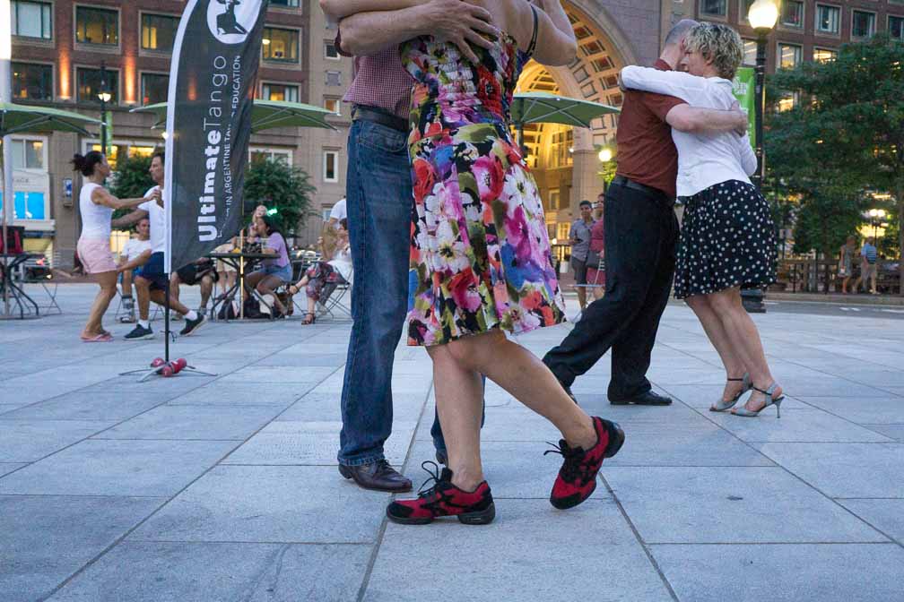 ILCE-6000  --  E 20mm F2.8 -- 1/320 sec at f / 2.8 -- ISO 1600 -- 0 EV -- 