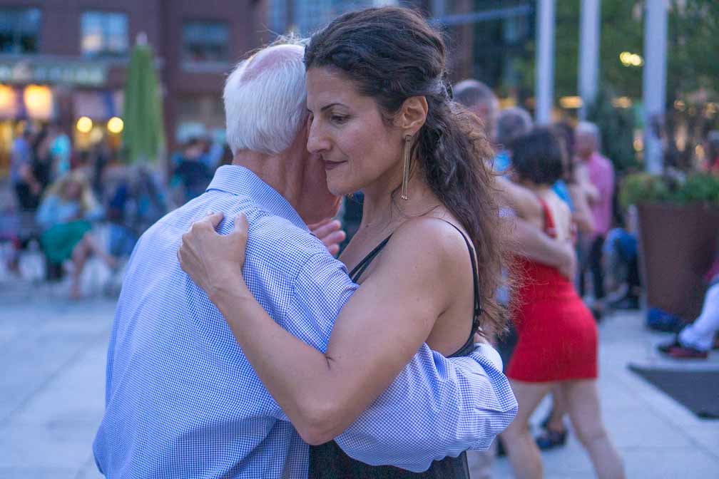 ILCE-6000  --  E 35mm F1.8 OSS -- 1/500 sec at f / 2.0 -- ISO 1600 -- 0 EV -- 