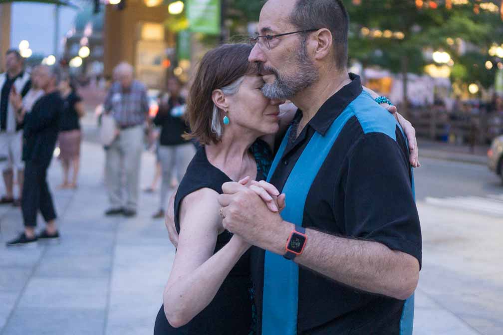 ILCE-6000  --  E 35mm F1.8 OSS -- 1/320 sec at f / 1.8 -- ISO 2500 -- 0 EV -- 