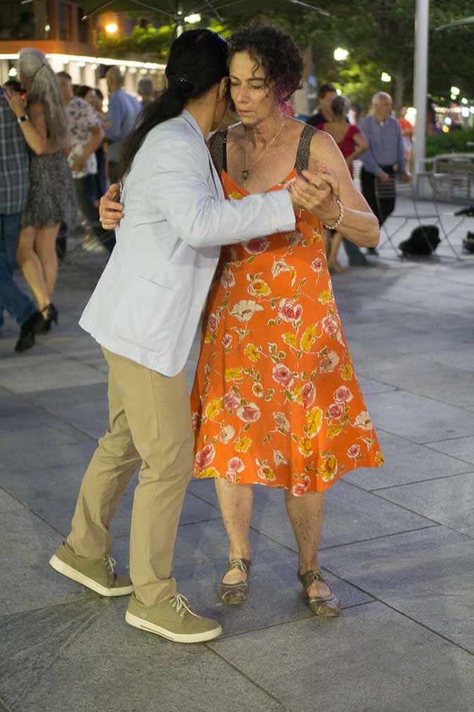 ILCE-6000  --  E 35mm F1.8 OSS -- 1/80 sec at f / 1.8 -- ISO 3200 -- 0 EV -- 