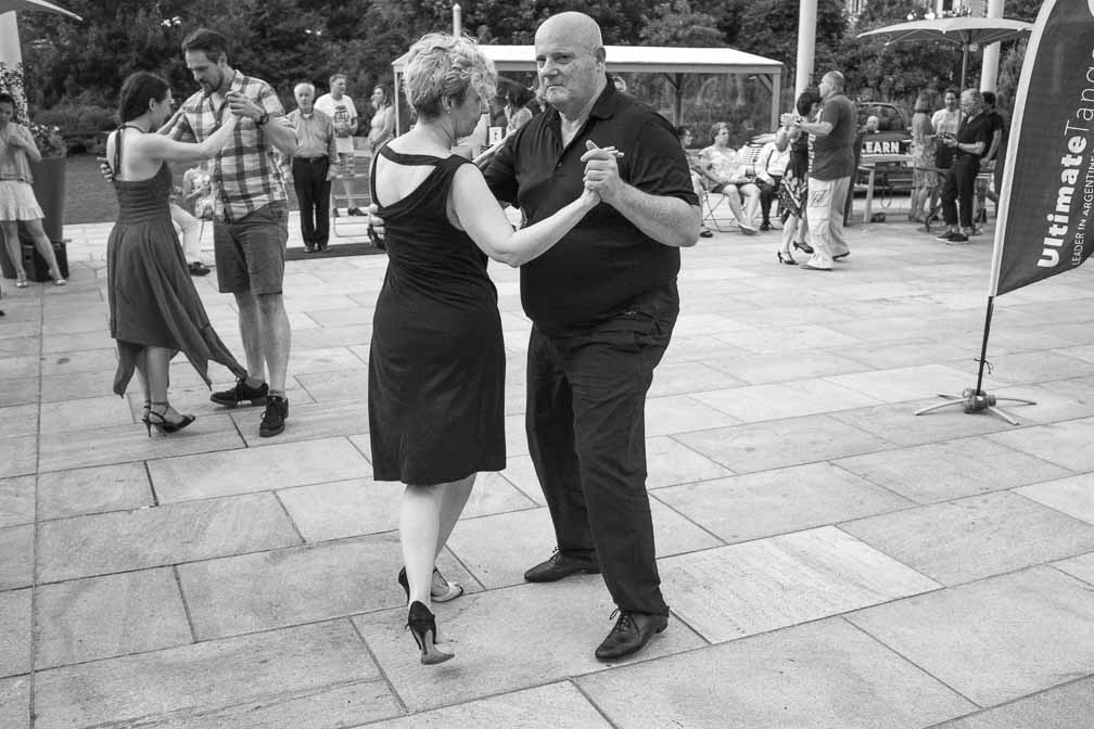 ILCE-6000  --  E 20mm F2.8 -- 1/400 sec at f / 3.2 -- ISO 800 -- 0 EV -- 