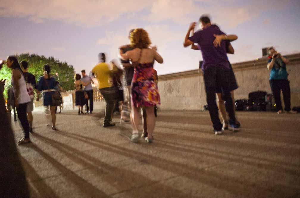 Canon EOS 5D Mark II  --  35mm -- 0.3 sec at f / 1.6 -- ISO 5000 -- -1/3 EV -- 