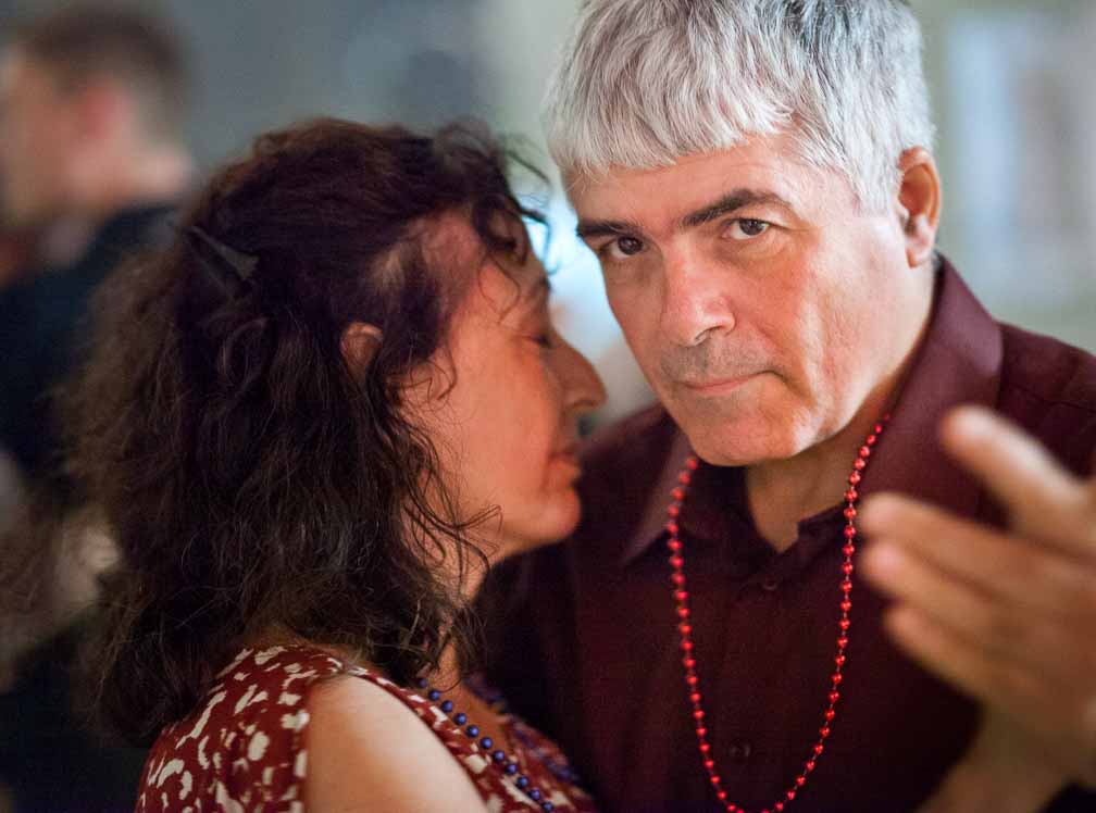 Canon EOS 5D Mark II  --  EF85mm f/1.8 USM -- 1/50 sec at f / 2.0 -- ISO 6400 -- 0 EV -- 