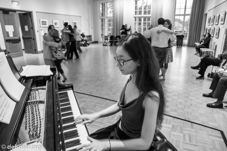 Canon EOS 5D Mark II  --  24 mm  --  EF24mm f/2.8  