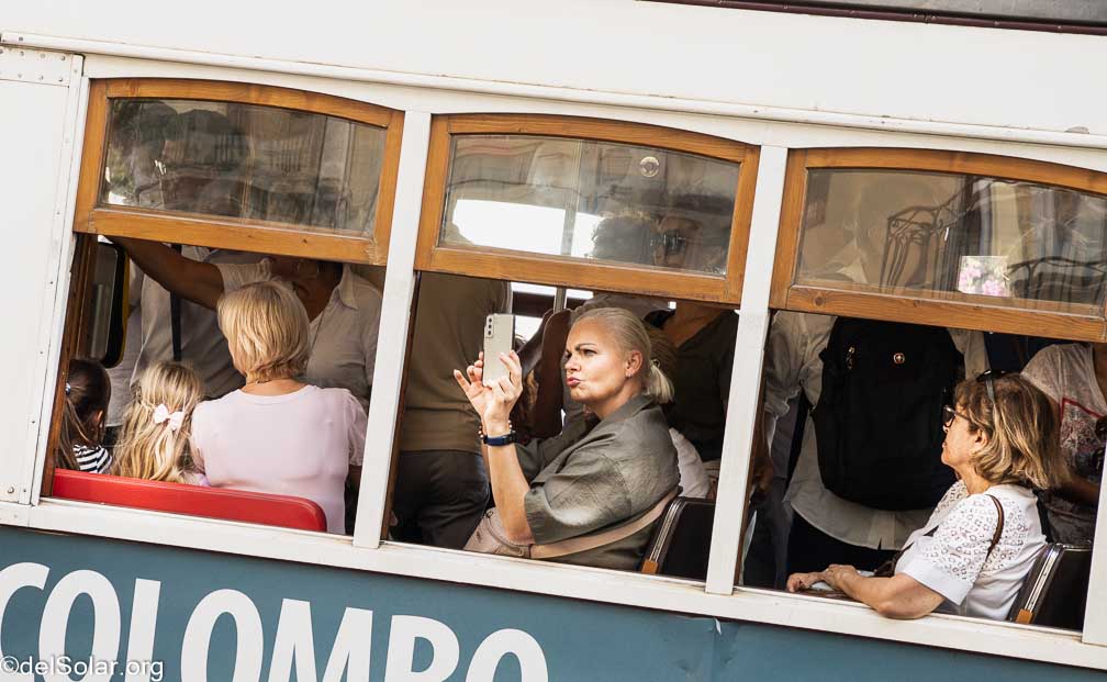 ILCE-7RM4  --  18-50mm F2.8 DC DN | Contemporary 021 -- 1/60 sec at f / 5.6 -- ISO 200 -- 0 EV -- 