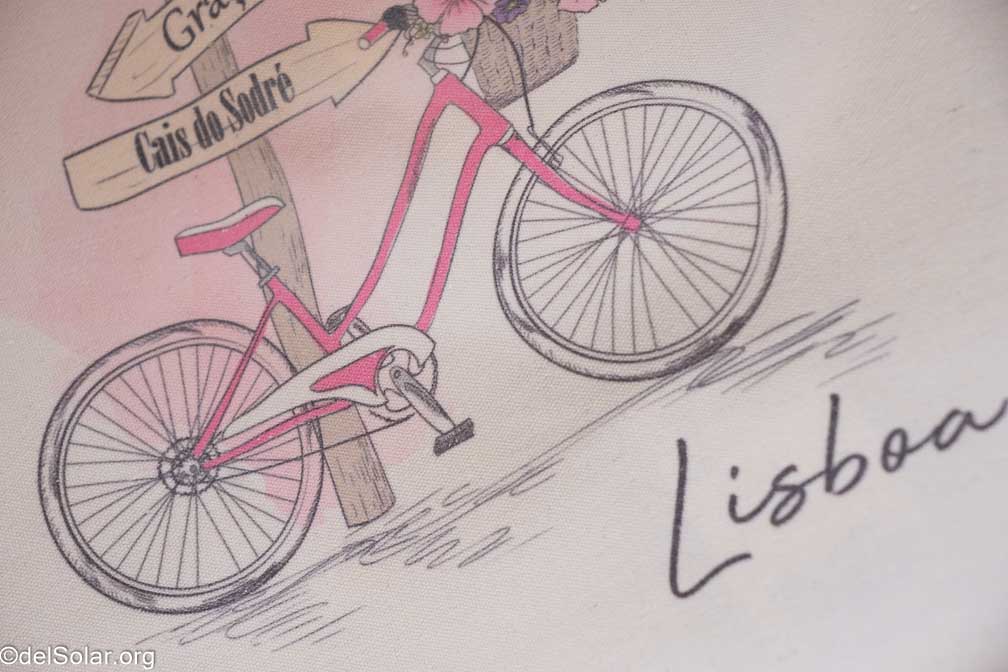 ILCE-7RM4  --  18-50mm F2.8 DC DN | Contemporary 021 -- 1/400 sec at f / 5.6 -- ISO 400 -- 0 EV -- 