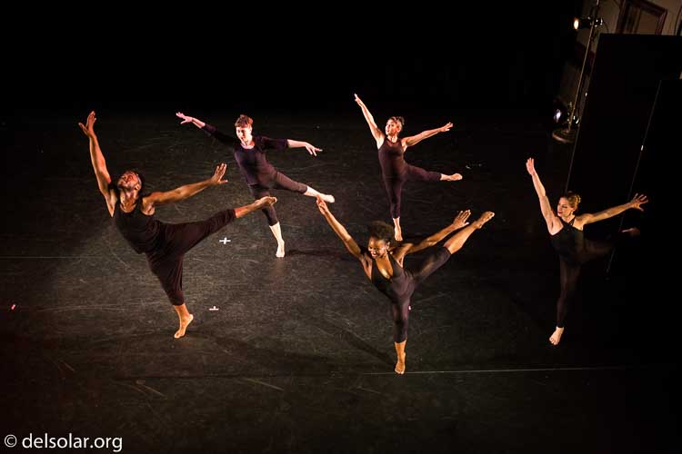 Canon EOS 5D Mark III  --  35 mm  --  35mm  