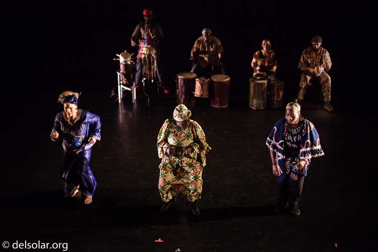 Canon EOS 5D Mark II  --  50 mm  --  EF50mm f/1.4 USM  